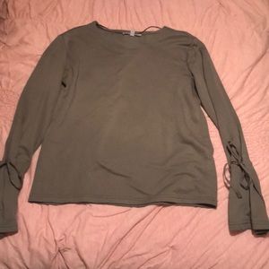 Gray & Gray tie sleeve sweater
